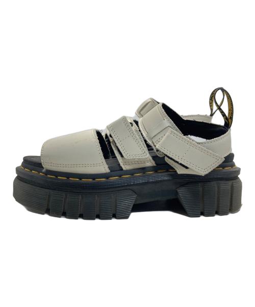 Dr.Martens（ドクターマーチン）Dr.Martens (ドクターマーチン) RICKI 3 STRAP SANDAL ベージュ サイズ:SIZE 24の古着・服飾アイテム