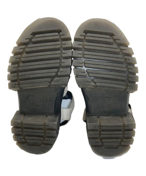 Dr.Martens（ドクターマーチン）Dr.Martens (ドクターマーチン) RICKI 3 STRAP SANDAL ベージュ サイズ:SIZE 24の古着・服飾アイテム