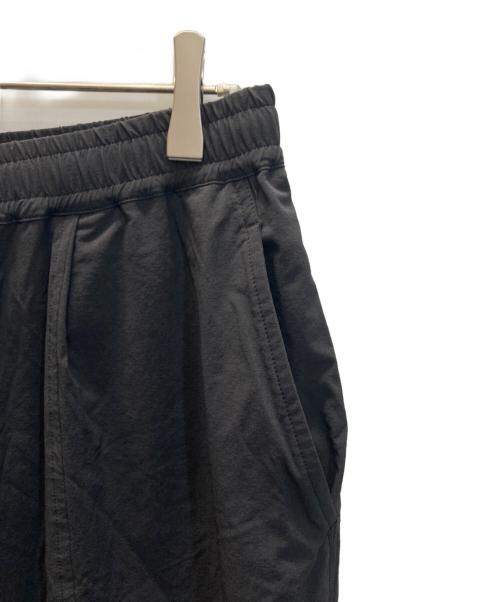Maison Kinema（メゾン キネマ）Maison Kinema (メゾン キネマ) Nylon easy pants ブラック サイズ:Lの古着・服飾アイテム