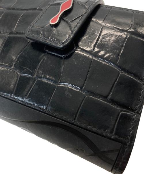 Christian Louboutin（クリスチャン・ルブタン）Christian Louboutin (クリスチャン・ルブタン) Paloma 型押し二つ折り財布 ブラック×レッド サイズ:下記参照の古着・服飾アイテム