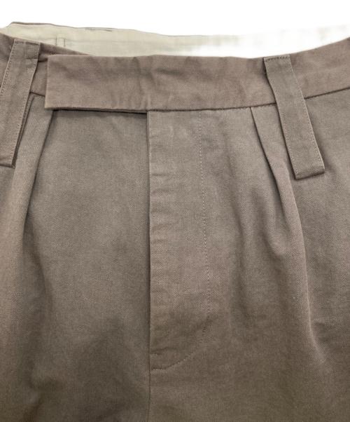 atrctr（アトラクタ）atrctr (アトラクタ) アジャスター コットンチノ スラックス ブラウン サイズ:SIZE 1の古着・服飾アイテム