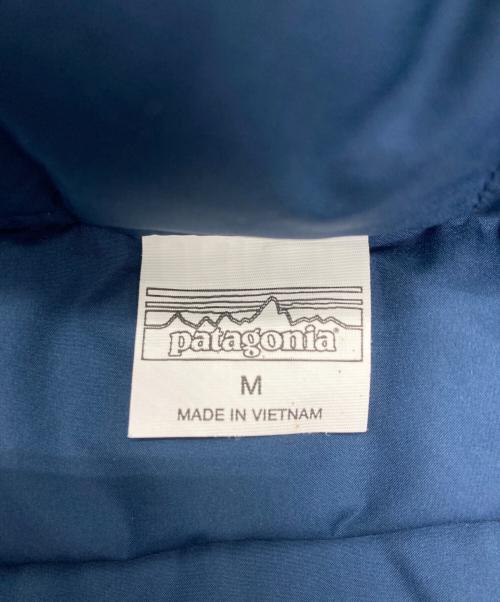 Patagonia（パタゴニア）Patagonia (パタゴニア) Reversible Bivy Down Vest ネイビー×レッド サイズ:Mの古着・服飾アイテム