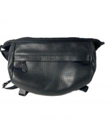 COACH（コーチ）の古着「TERRAIN PACK IN PERFORATED LEATHER テリアン パフォレイテッド レザー ボディー バッグ」｜ブラック