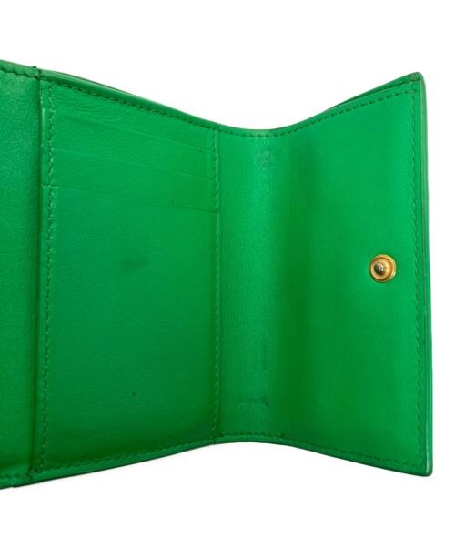BOTTEGA VENETA（ボッテガベネタ）BOTTEGA VENETA (ボッテガベネタ) マキシイントレチャートカセット 3つ折り財布 パラキート グリーン サイズ:下記参照の古着・服飾アイテム