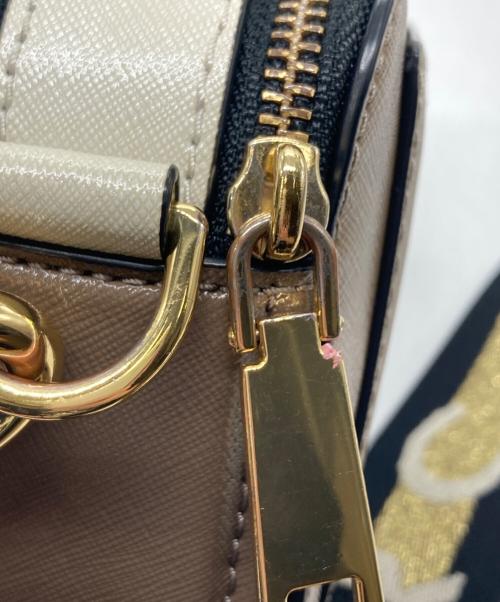 MARC JACOBS（マークジェイコブス）MARC JACOBS (マークジェイコブス) SNAPSHOT ショルダーバッグ ベージュの古着・服飾アイテム