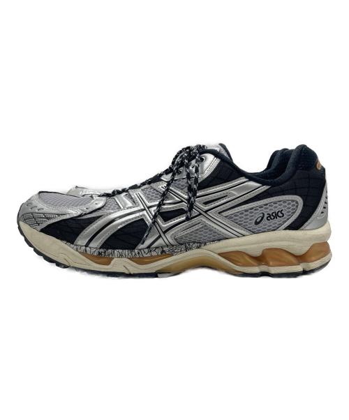 asics（アシックス）asics (アシックス) GEL-NIMBUS 10.1 | White/Obsidian Grey ブラック×シルバー サイズ:CM29.5の古着・服飾アイテム