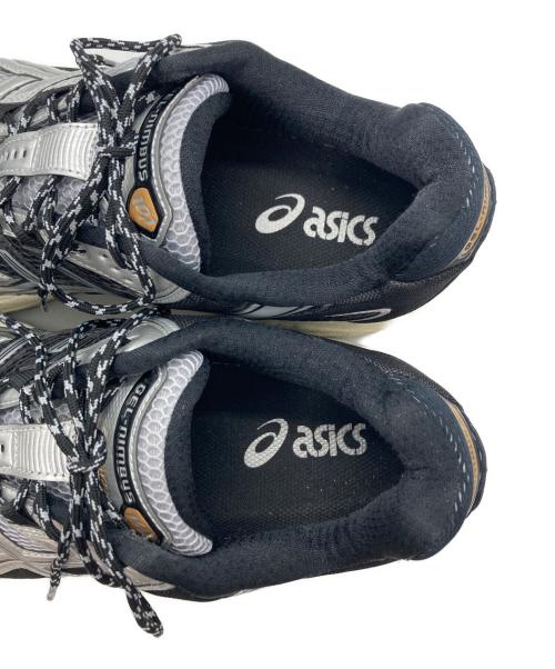 asics（アシックス）asics (アシックス) GEL-NIMBUS 10.1 | White/Obsidian Grey ブラック×シルバー サイズ:CM29.5の古着・服飾アイテム