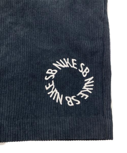 NIKE SB（ナイキエスビー）NIKE SB (ナイキエスビー) コーデュロイ スケートボード ショートパンツ ブラック サイズ:XL 未使用品の古着・服飾アイテム