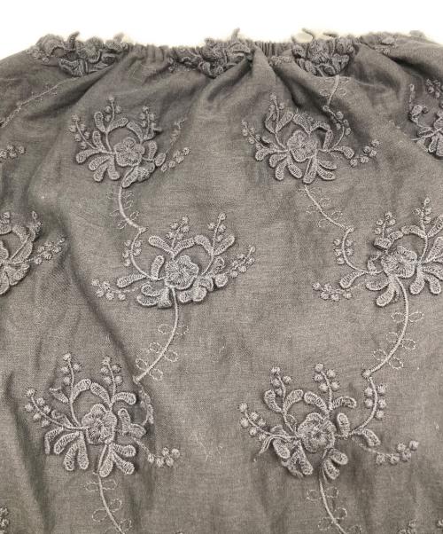 SLOBE IENA（スローブ イエナ）SLOBE IENA (スローブ イエナ) crinkle crinkle crinkle (クリンクル クリンクル クリンクル) embroidery camisol ブラック サイズ:F 未使用品の古着・服飾アイテム