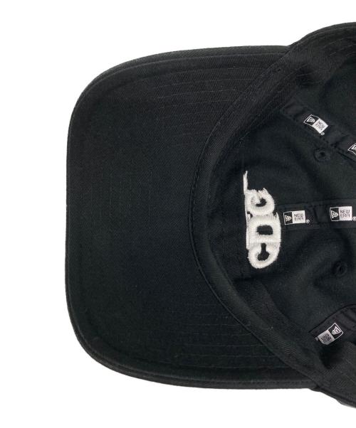 CDG（シーディージー）CDG (シーディージー) New Era (ニューエラ) キャップ ブラック サイズ:下記参照の古着・服飾アイテム