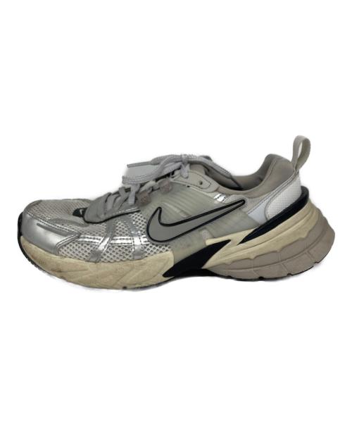 NIKE（ナイキ）NIKE (ナイキ) V2K RUN シルバー サイズ:24.5㎝の古着・服飾アイテム
