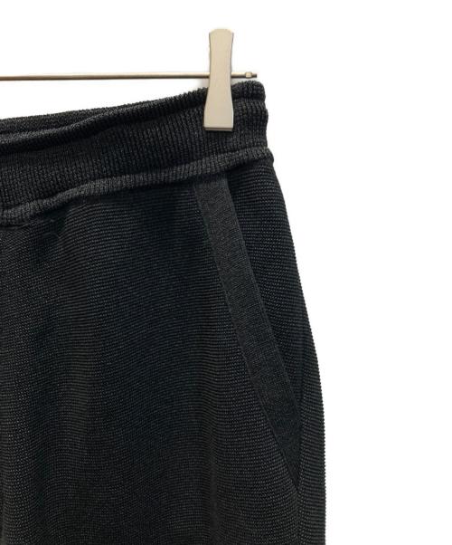 CFCL（シーエフシーエル）CFCL (シーエフシーエル) PAPER GARTER PANTS ブラック サイズ:1の古着・服飾アイテム