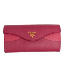 PRADA（プラダ）の古着「サフィアーノ エンベロープ バイカラー フラップウォレット」｜ピンク