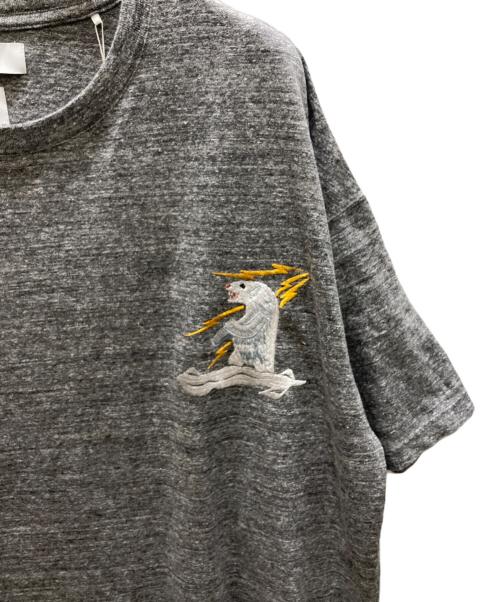 FACETASM（ファセッタズム）FACETASM (ファセッタズム) ALASKA 刺繍Tシャツ グレー サイズ:00 未使用品の古着・服飾アイテム