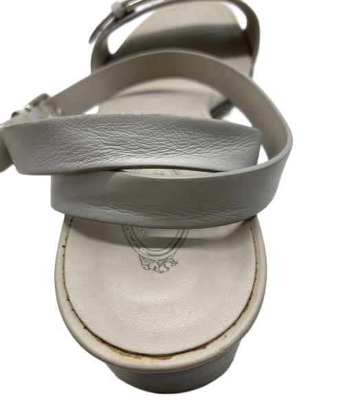TOD'S（トッズ）TOD'S (トッズ) スタッズベルトストラップサンダル グレー サイズ:38 1/2の古着・服飾アイテム