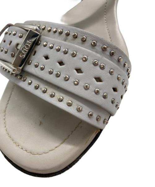 TOD'S（トッズ）TOD'S (トッズ) スタッズベルトストラップサンダル グレー サイズ:38 1/2の古着・服飾アイテム