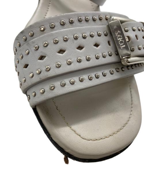 TOD'S（トッズ）TOD'S (トッズ) スタッズベルトストラップサンダル グレー サイズ:38 1/2の古着・服飾アイテム