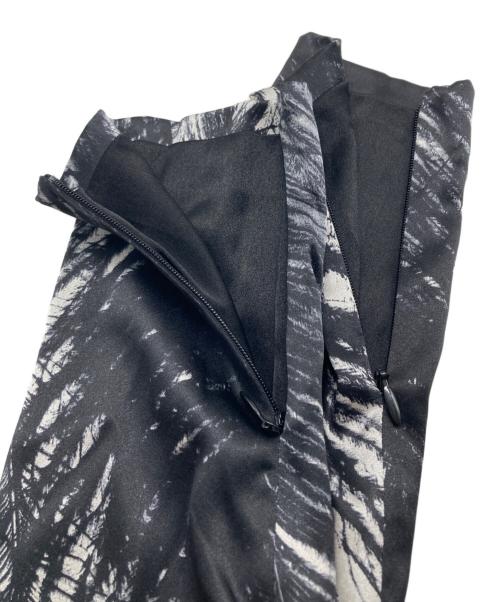 ALEXANDER McQUEEN（アレキサンダーマックイーン）ALEXANDER McQUEEN (アレキサンダーマックイーン) フェザープリントシルクドレス ブラック サイズ:40の古着・服飾アイテム