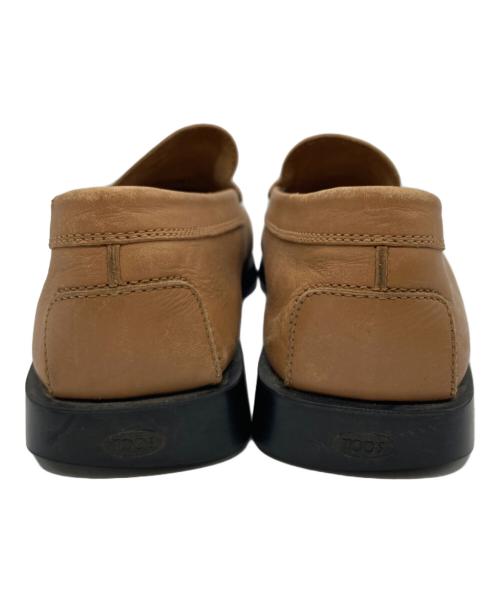 TOD'S（トッズ）TOD'S (トッズ) スクエアトゥローファー ベージュ サイズ:7の古着・服飾アイテム