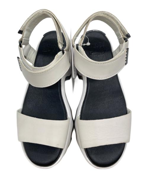SOREL（ソレル）SOREL (ソレル) キネティック オーラ ワイストラップ 厚底サンダル ホワイト サイズ:23.5cmの古着・服飾アイテム