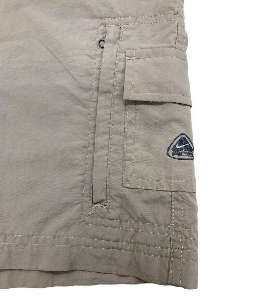 NIKE ACG（ナイキエーシージー）NIKE ACG (ナイキエーシージー) カーゴショートパンツ グレー サイズ:Sの古着・服飾アイテム