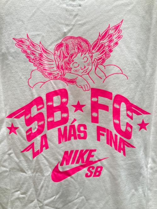 NIKE SB（ナイキエスビー）NIKE SB (ナイキエスビー) Club 58 FC Tee ホワイト サイズ:L 未使用品の古着・服飾アイテム