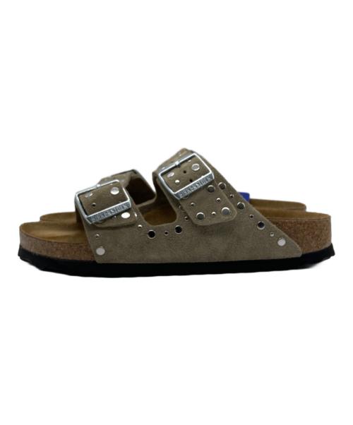 BIRKENSTOCK（ビルケンシュトック）BIRKENSTOCK (ビルケンシュトック) ARIZONA RIVET サンダル ベージュ サイズ:24.5の古着・服飾アイテム