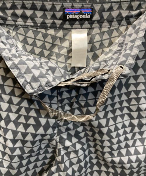 Patagonia（パタゴニア）Patagonia (パタゴニア) 総柄ボードショーツ グレー サイズ:32の古着・服飾アイテム