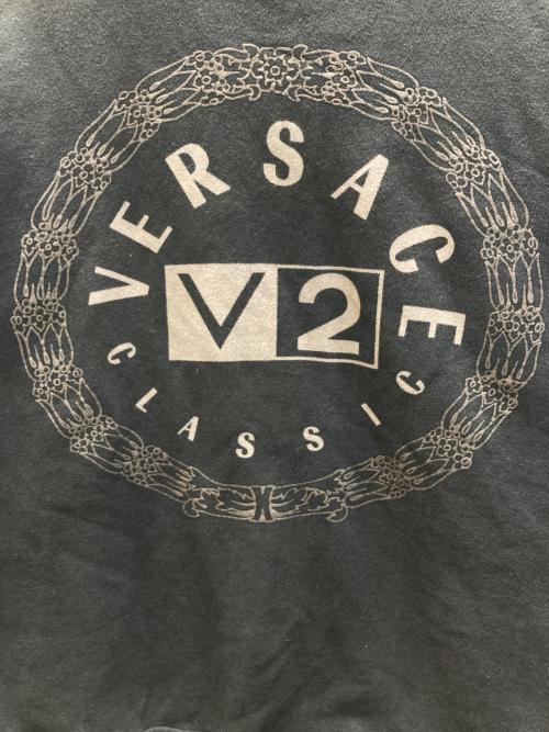 VERSACE CLASSIC V2（ヴェルサーチクラシック）VERSACE CLASSIC V2 (ヴェルサーチクラシック) プリントクルーネッスウェット ブラック サイズ:SIZE Sの古着・服飾アイテム