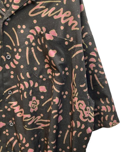 EVISEN（エビセン）EVISEN (エビセン) SHRIMP CHIRASHI STRETCH SHIRT ブラック×ピンク サイズ:SIZE XLの古着・服飾アイテム