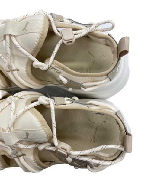 PUMA（プーマ）PUMA (プーマ) CILIA WEDGE SANDAL ベージュ サイズ:26cmの古着・服飾アイテム