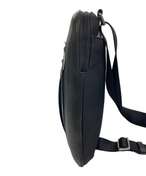 TUMI（トゥミ）TUMI (トゥミ) ARRIVE McCarren Zip Top Crossbody アリーヴェ マッカラン ジップ トップ クロスボディ バッグ ブラックの古着・服飾アイテム