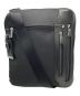 TUMI（トゥミ）の古着「ARRIVE McCarren Zip Top Crossbody アリーヴェ マッカラン ジップ トップ クロスボディ バッグ」｜ブラック