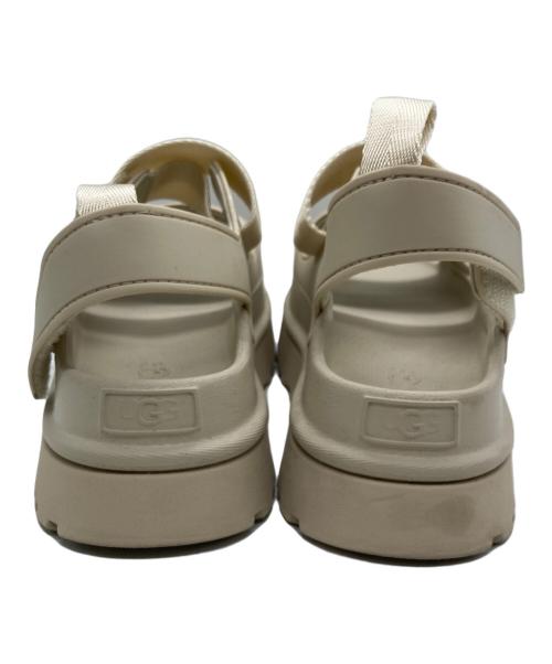 UGG（アグ）UGG (アグ) GoldenGlow ゴールデングロウ サンダル ベージュ サイズ:24の古着・服飾アイテム
