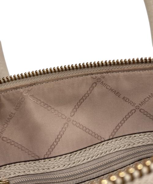 MICHAEL KORS（マイケルコース）MICHAEL KORS (マイケルコース) MERCER ベルテッド ミディアム サッチェル ベージュ サイズ:下記参照の古着・服飾アイテム