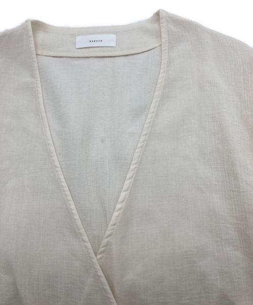 KAGURE（カグレ）kagure (カグレ) シアーカシュクールカーデシャツ ベージュ サイズ:SIZE Freeの古着・服飾アイテム