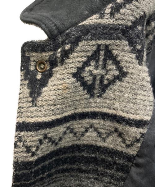 WOOLRICH（ウールリッチ）WOOLRICH (ウールリッチ) 襟レザーネイティブ柄ジャケット グレー サイズ:SIZE Mの古着・服飾アイテム