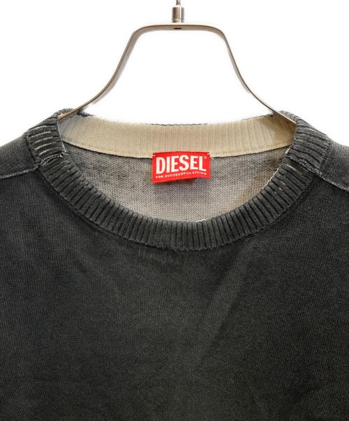 DIESEL（ディーゼル）DIESEL (ディーゼル) K-DENIM-ROUND コーティングクルーネックニット グレー サイズ:SIZE Mの古着・服飾アイテム