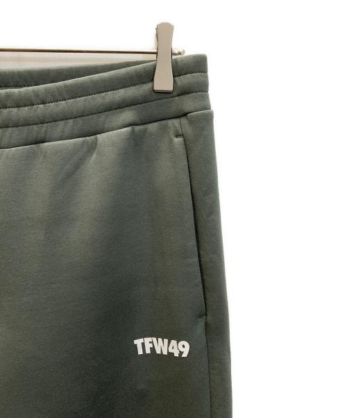 TFW49（ティーエフダブリューフォーティーナイン）TFW49 (ティーエフダブリューフォーティーナイン) UNISEX CARDBOARD MATERIAL PANTS オリーブ サイズ:SIZE XLの古着・服飾アイテム