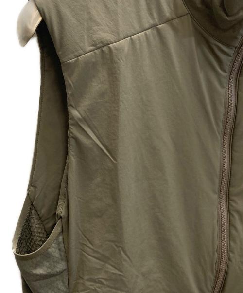 ARC'TERYX（アークテリクス）ARC'TERYX (アークテリクス) Atom Vest オリーブ サイズ:SIZE Sの古着・服飾アイテム