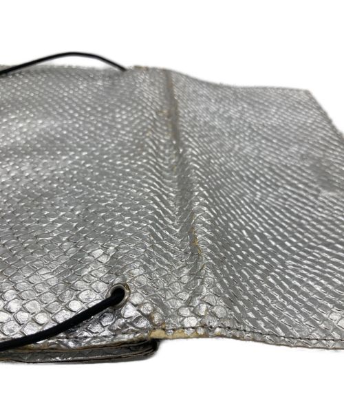 MM6 Maison Margiela（エムエムシックスメゾンマルジェラ）MM6 Maison Margiela (エムエムシックス メゾンマルジェラ) パイソン柄長財布 グレーの古着・服飾アイテム