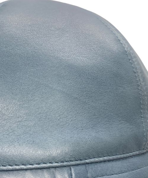 kijima takayuki（キジマタカユキ）kijima takayuki (キジマタカユキ) Karl Donoghue (カールドノヒュー) Lamb leather bucket hat ブルーの古着・服飾アイテム