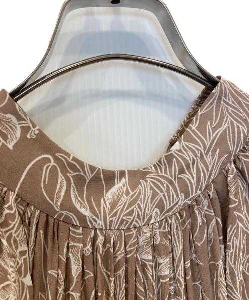 Snidel（スナイデル）Snidel (スナイデル) ウエストリブプリントワンピ ベージュ 未使用品の古着・服飾アイテム