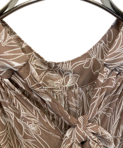 Snidel（スナイデル）Snidel (スナイデル) ウエストリブプリントワンピ ベージュ 未使用品の古着・服飾アイテム