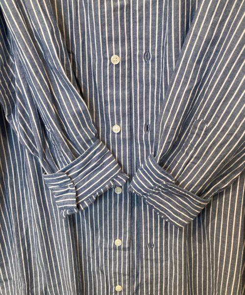 ARMEN（アーメン）ARMEN (アーメン) UTILITY BAND COLLAR LONG OP STRIPE ブルー×ホワイト サイズ:3の古着・服飾アイテム