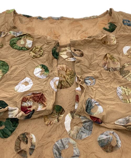 ISSEY MIYAKE（イッセイミヤケ）ISSEY MIYAKE (イッセイミヤケ) ワッシャー加工ベロア総柄カットソー ブラウン サイズ:2の古着・服飾アイテム