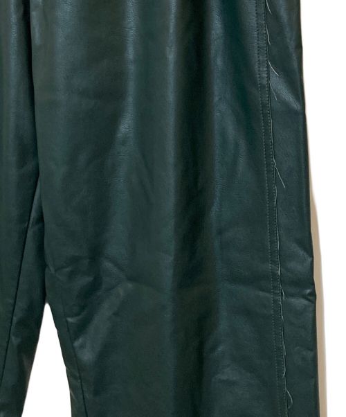 MM6 Maison Margiela（エムエムシックスメゾンマルジェラ）MM6 Maison Margiela (エムエムシックス メゾンマルジェラ) フェイクレザー トラウザーズ グリーン サイズ:38 未使用品の古着・服飾アイテム