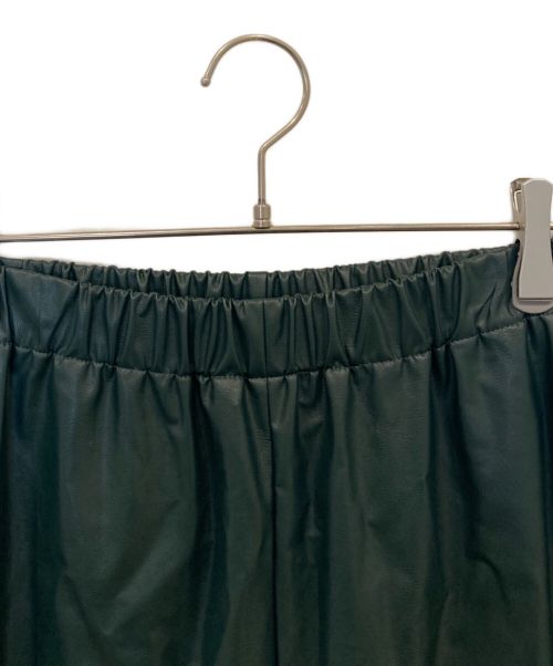MM6 Maison Margiela（エムエムシックスメゾンマルジェラ）MM6 Maison Margiela (エムエムシックス メゾンマルジェラ) フェイクレザー トラウザーズ グリーン サイズ:38 未使用品の古着・服飾アイテム