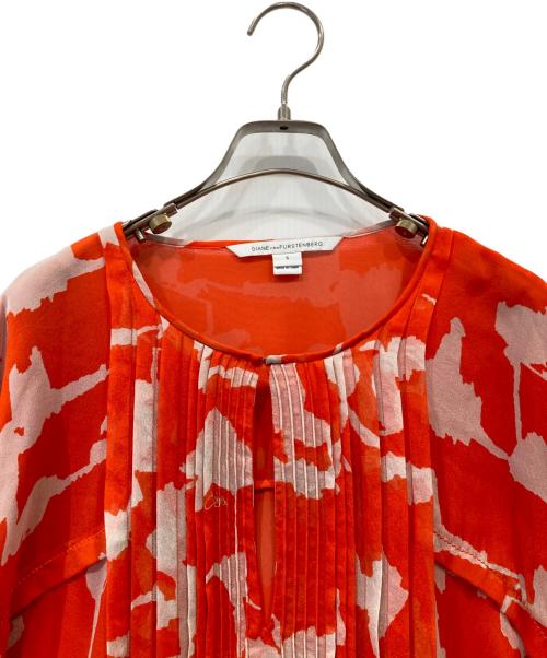 DIANE VON FURSTENBERG（ダイアンフォンファステンバーグ）DIANE VON FURSTENBERG (ダイアンフォンファステンバーグ) 総柄ブラウス オレンジ サイズ:Sの古着・服飾アイテム