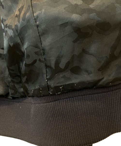 AKM（エーケーエム）AKM (エーケーエム) 裏地 迷彩 ダウンジャケット パープル サイズ:Lの古着・服飾アイテム